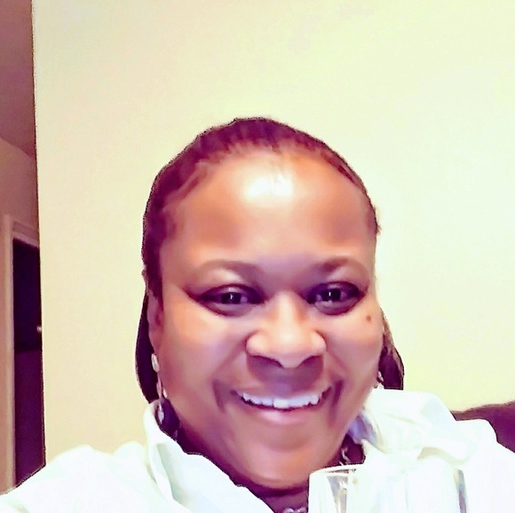 Meet your Posher, Valincia - Picture 1 of 1